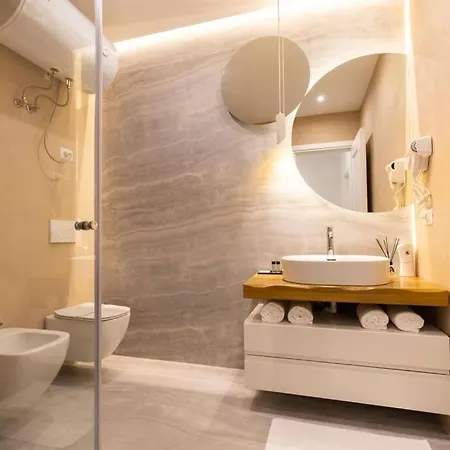 Terrace 6 * טיראנה