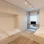 Terrace 6 * Τίρανα